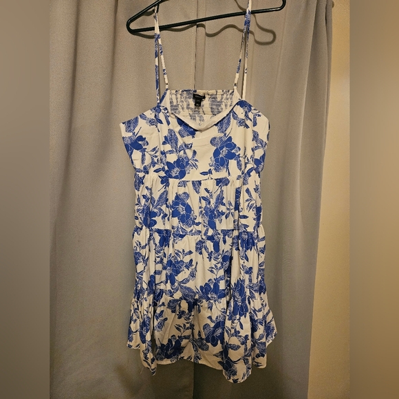 Cute summer dress - Picture 1 of 3